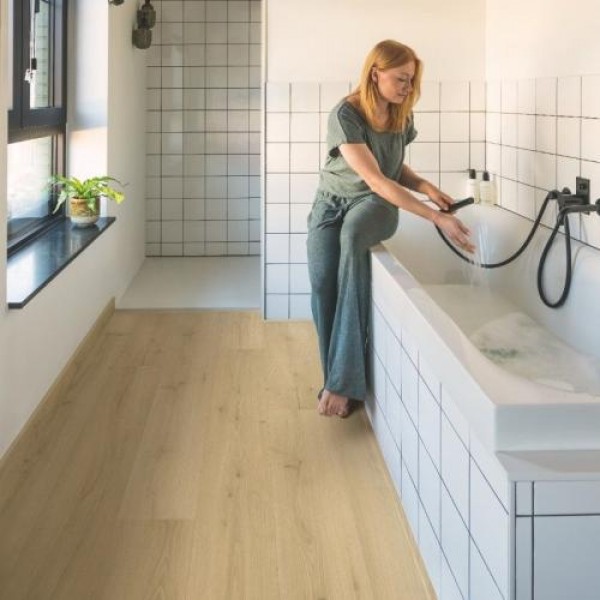 Виниловый пол Quick-Step Alpha Vinyl Bloom Дуб бежевый брашированный (Brushed oak beige) AVMPU40319 Виниловый пол Quick-Step Alpha Vinyl Bloom Дуб бежевый брашированный (Brushed oak beige) AVMPU40319